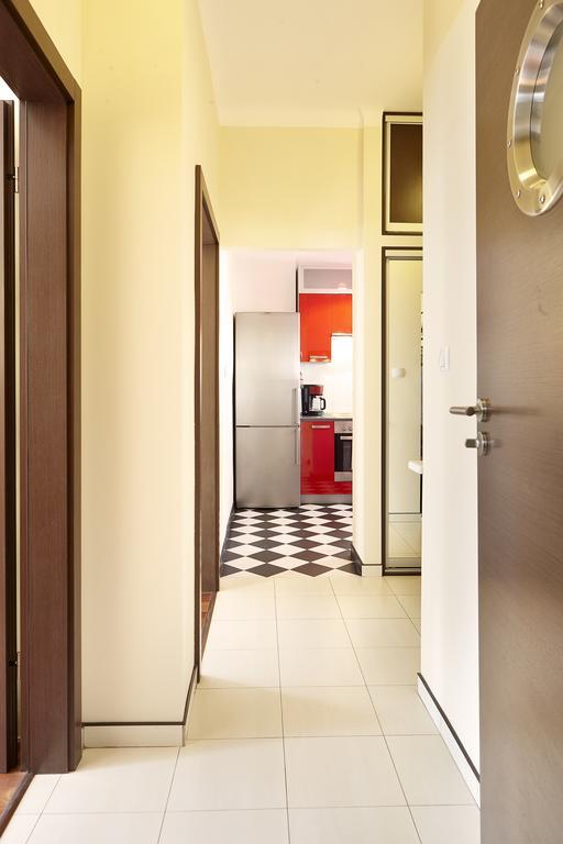 Lovely Funky Flat Near Royal Park Варшава Экстерьер фото